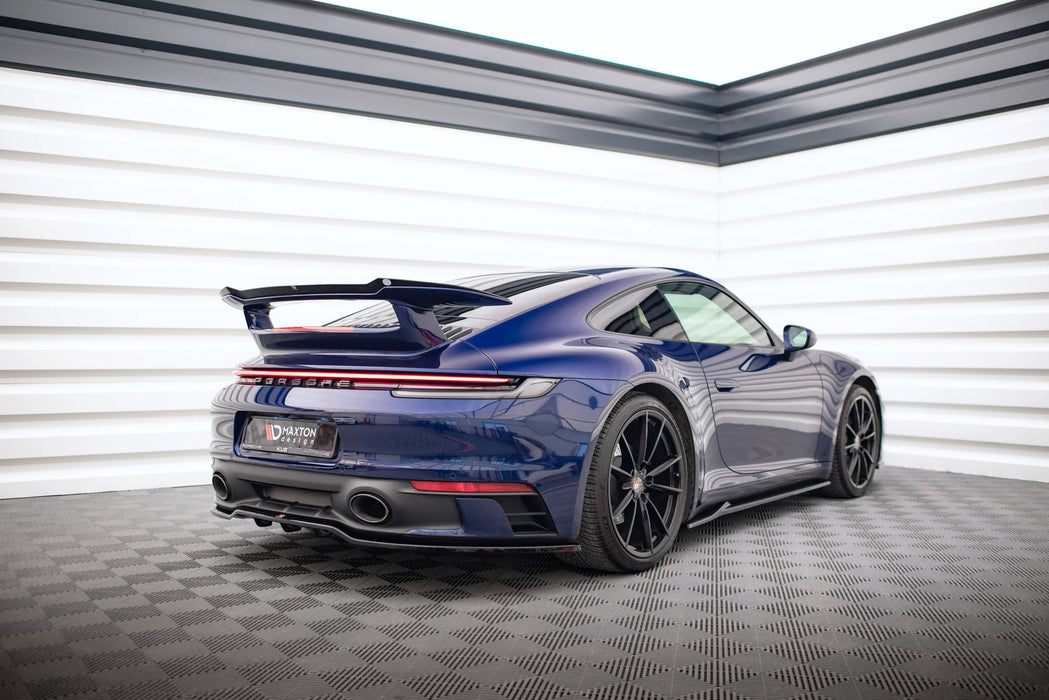 Central Rear Splitter (with vertical bars) V.1 Porsche 911 Carrera Aero / Carrera GTS 992