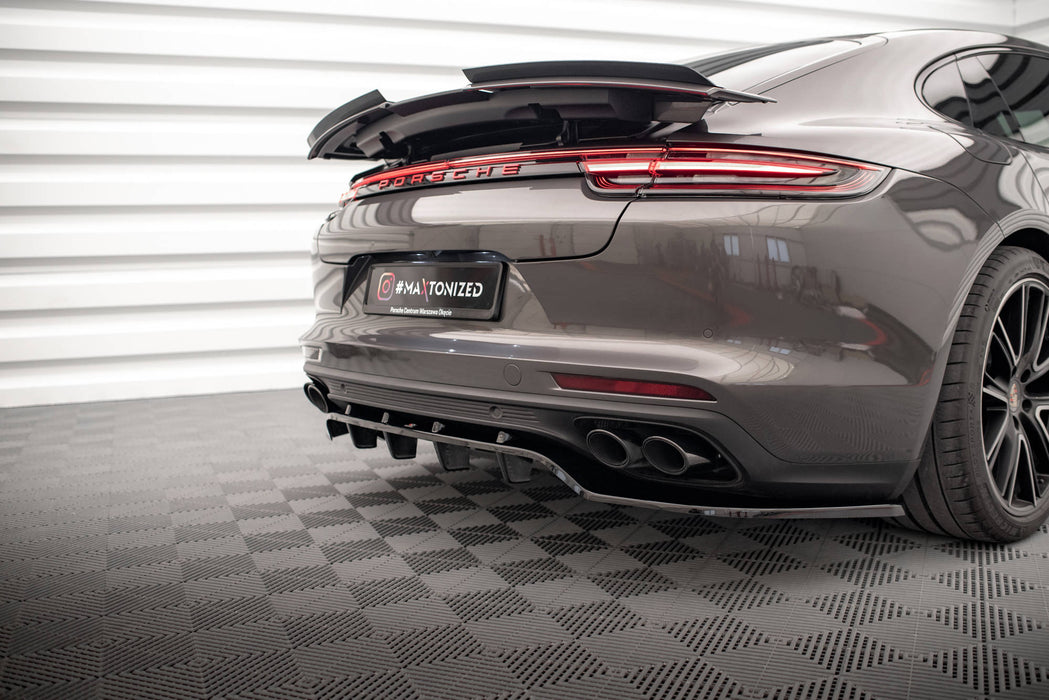 Central Rear Splitter (with vertical bars) Porsche Panamera Turbo S E-Hybrid / Panamera E-Hybrid / Panamera 4S 971