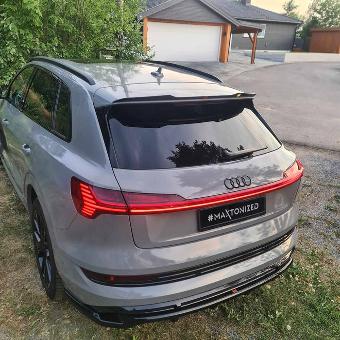 Central Rear Splitter (with vertical bars) Audi e-Tron S-Line